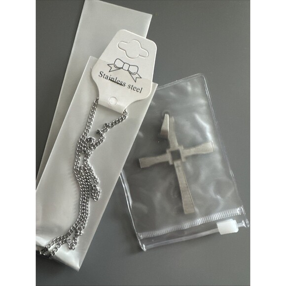 Dominic Toretto Style Cross Necklace Stainless Steel Cubic Zirconia Pendant - Picture 6 of 6